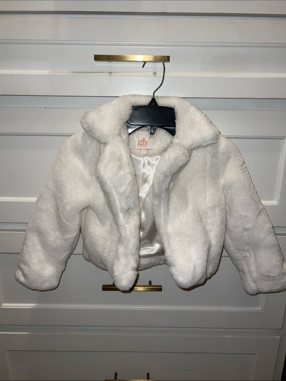 Gianni Bini Girls' White Faux Fur Cape Jacket. Ultra soft, perfect condition!